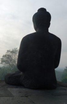 Photo méditation rognée P1080988